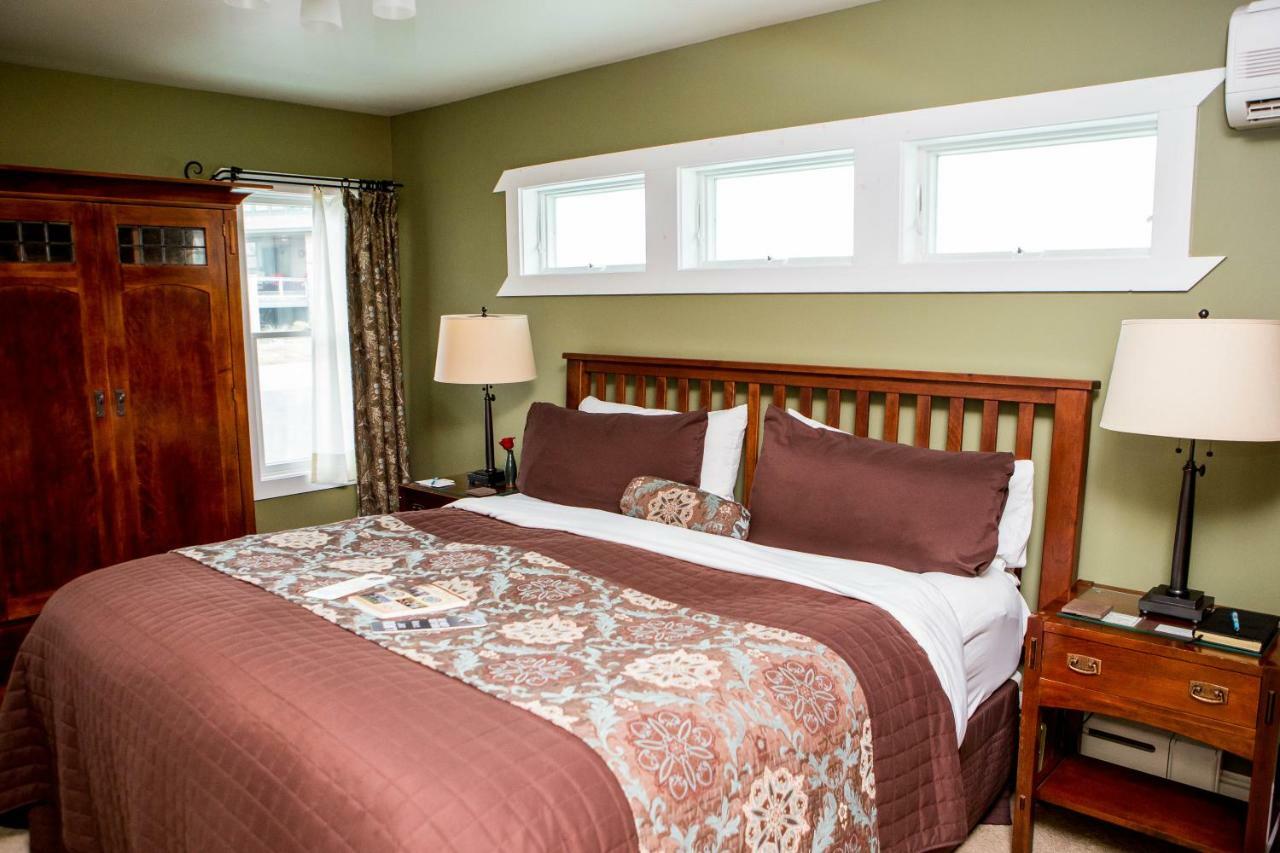 Lake Pointe Inn McHenry Extérieur photo