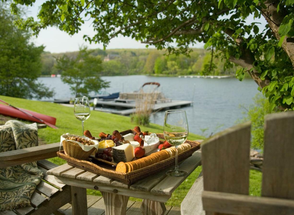 Lake Pointe Inn McHenry Extérieur photo