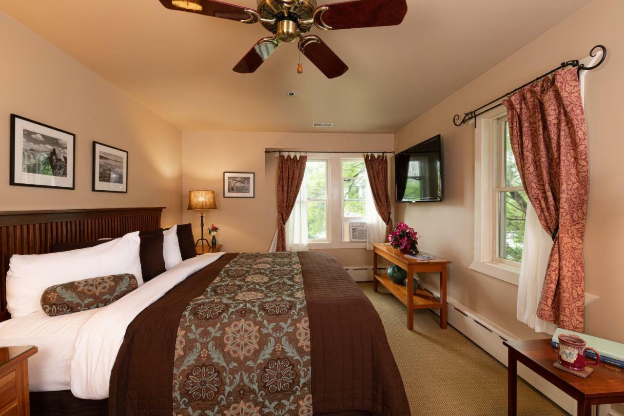 Lake Pointe Inn McHenry Extérieur photo