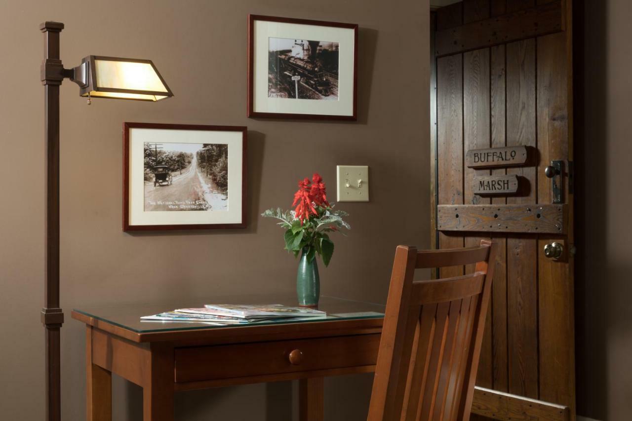 Lake Pointe Inn McHenry Extérieur photo