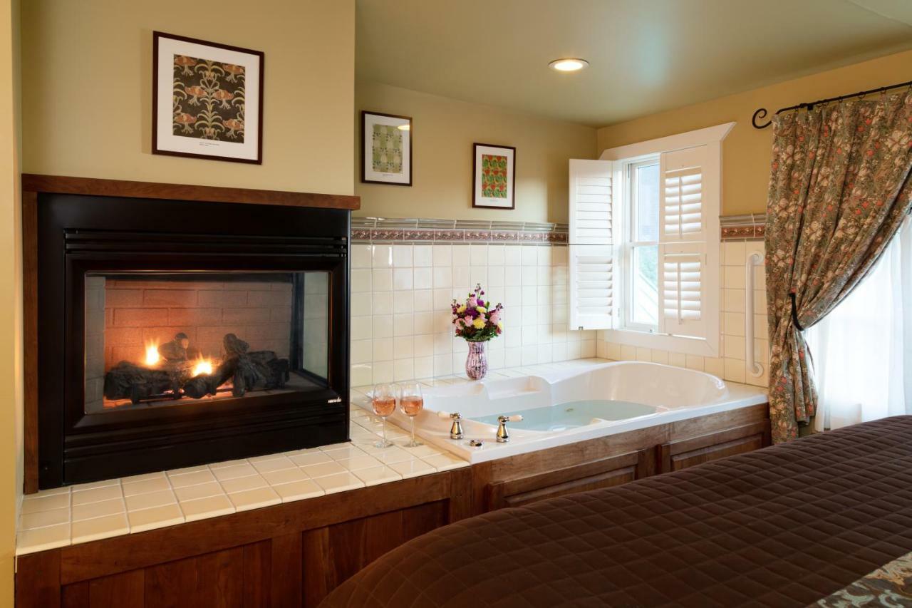 Lake Pointe Inn McHenry Extérieur photo