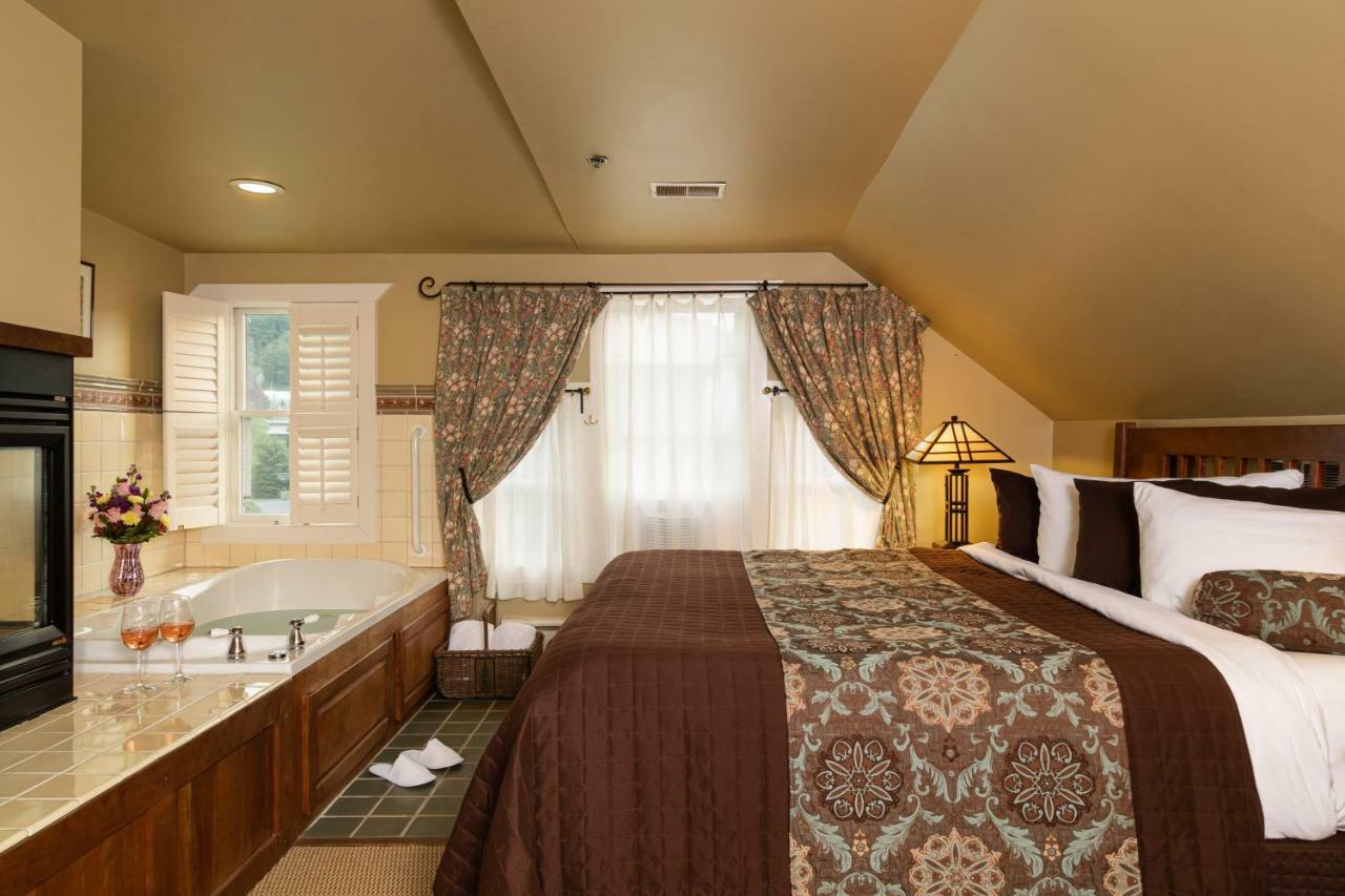 Lake Pointe Inn McHenry Extérieur photo