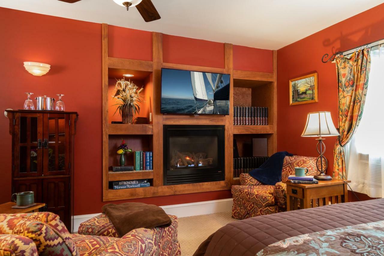 Lake Pointe Inn McHenry Extérieur photo