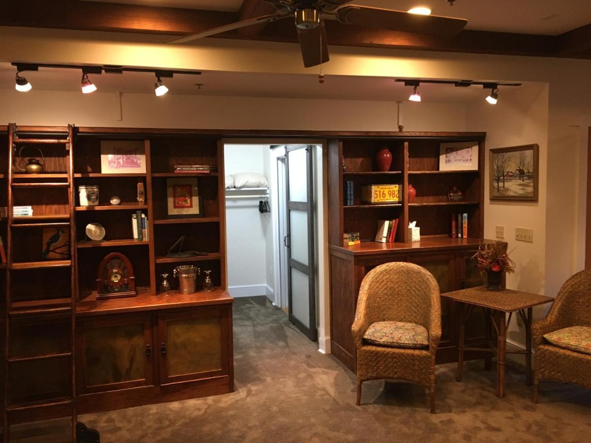 Lake Pointe Inn McHenry Extérieur photo